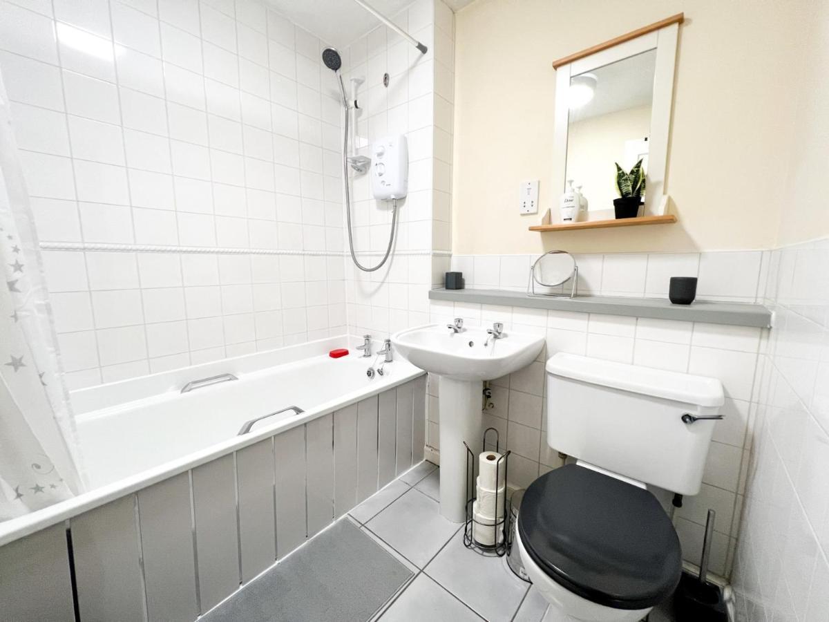 2 Bedroom - River Clyde Home - Parking Glasgow Bagian luar foto